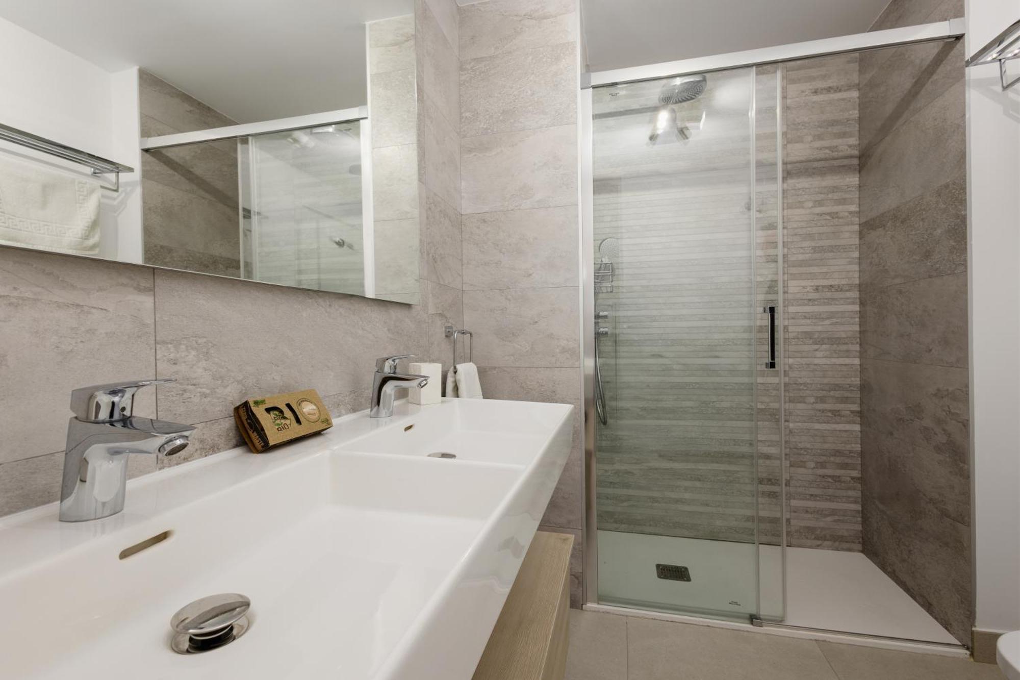 Magnificent Apartment, Close To The Beach, In Appartement *