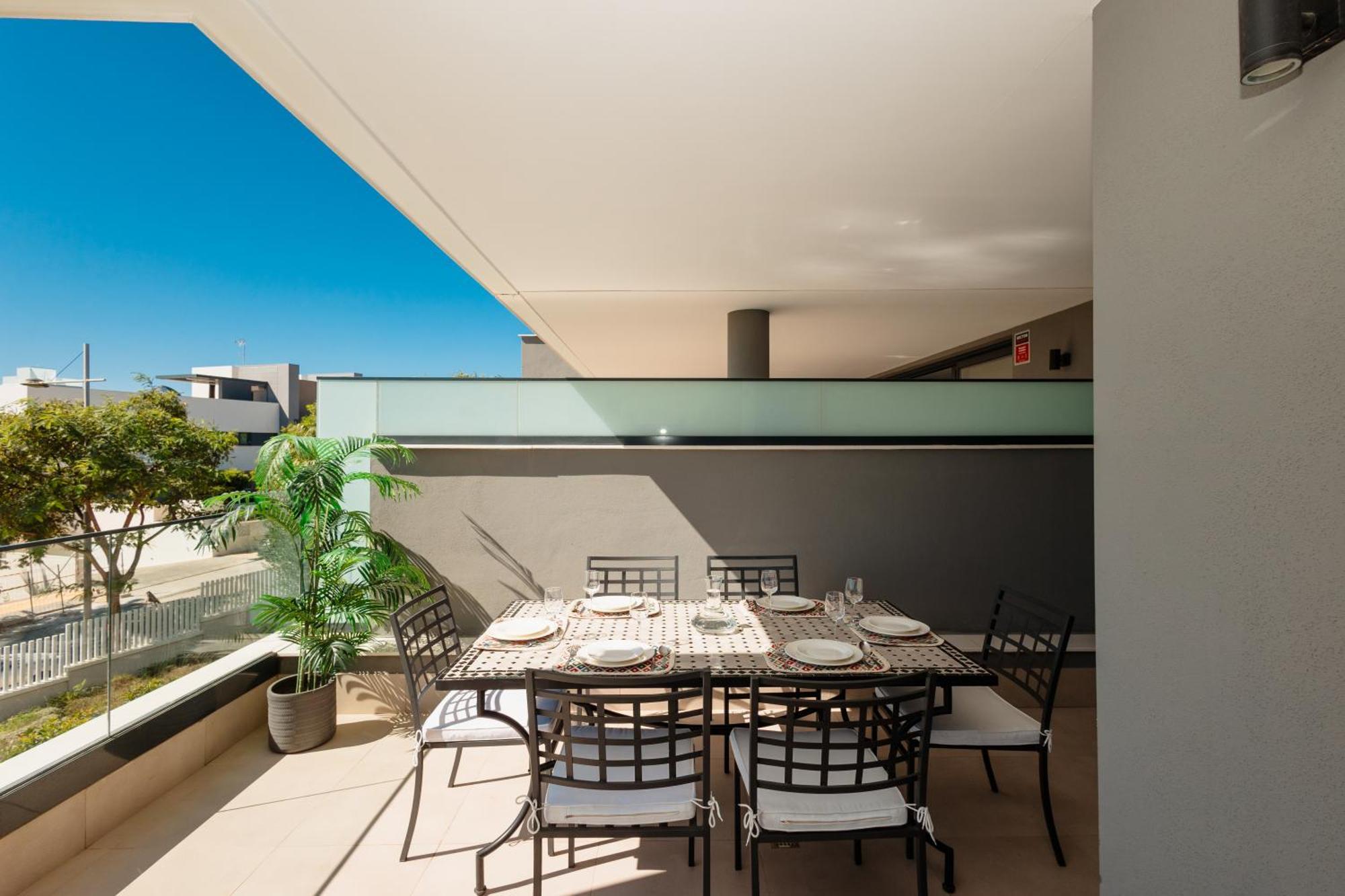 Magnificent Apartment, Close To The Beach, In * Estepona