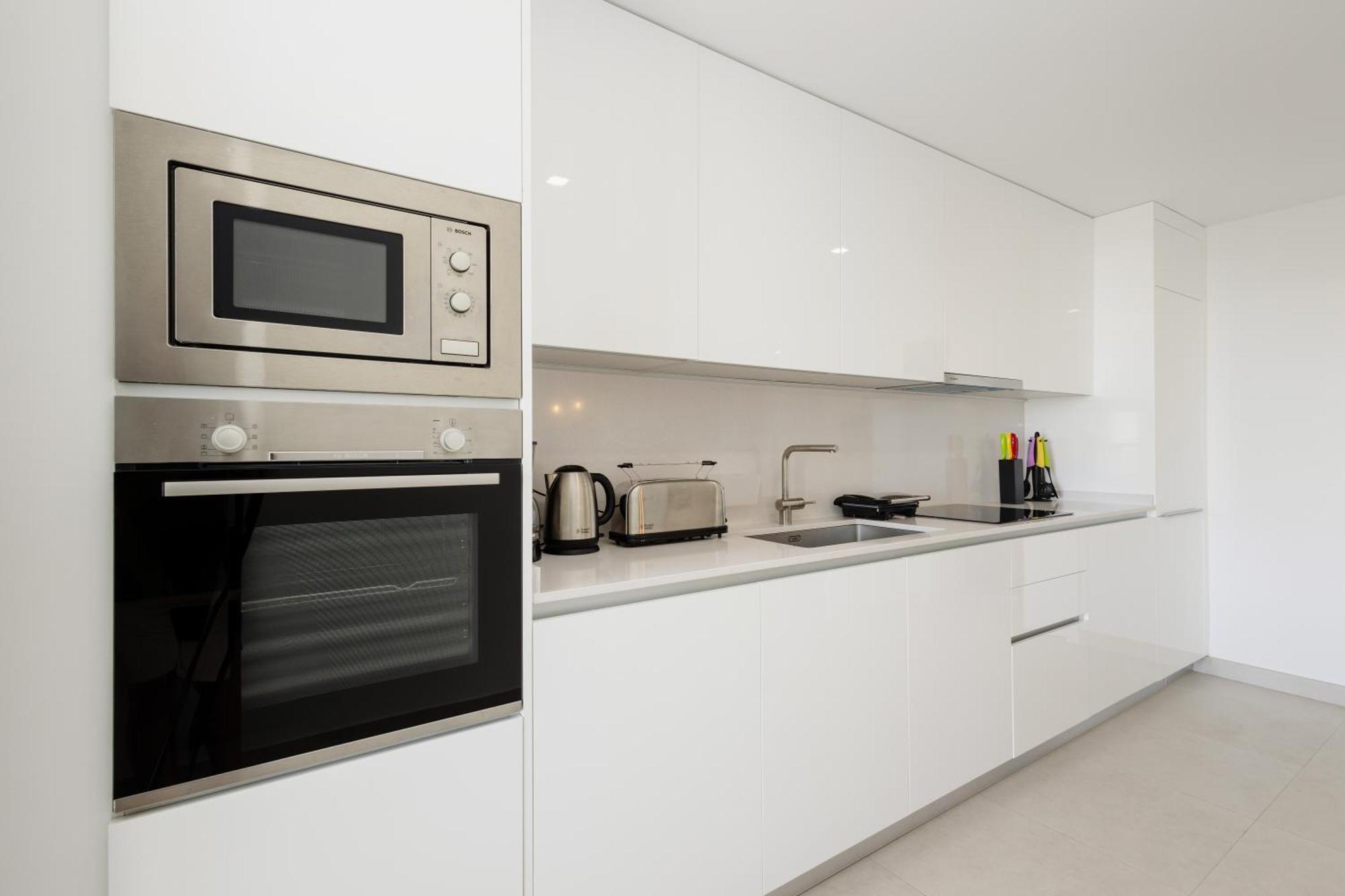 Magnificent Apartment, Close To The Beach, In Appartement Estepona