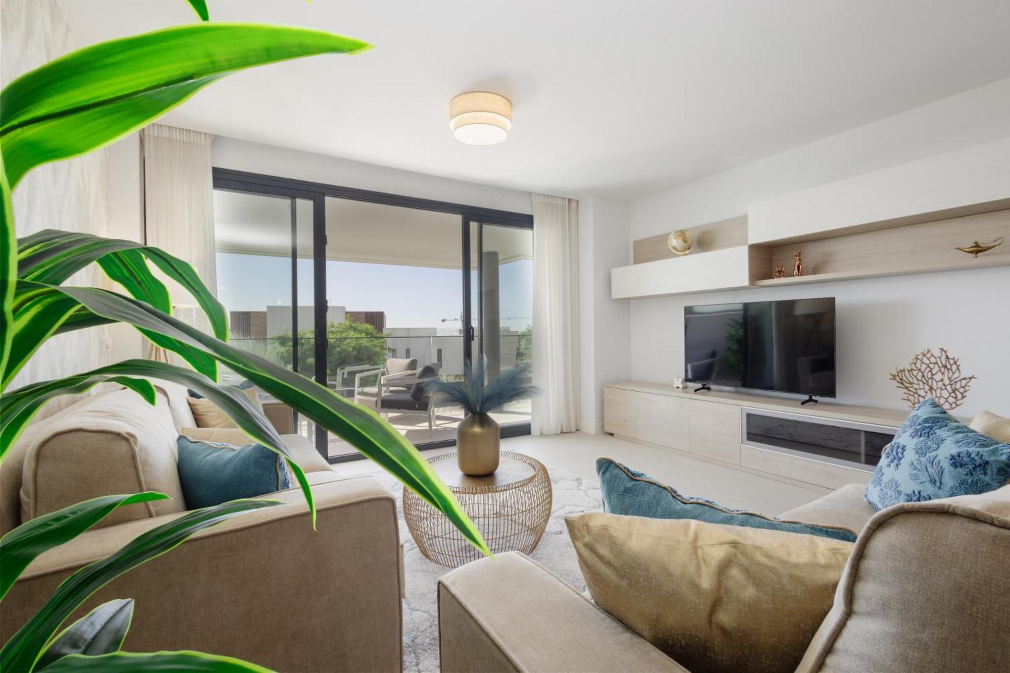 Magnificent Apartment, Close To The Beach, In Lägenhet Estepona